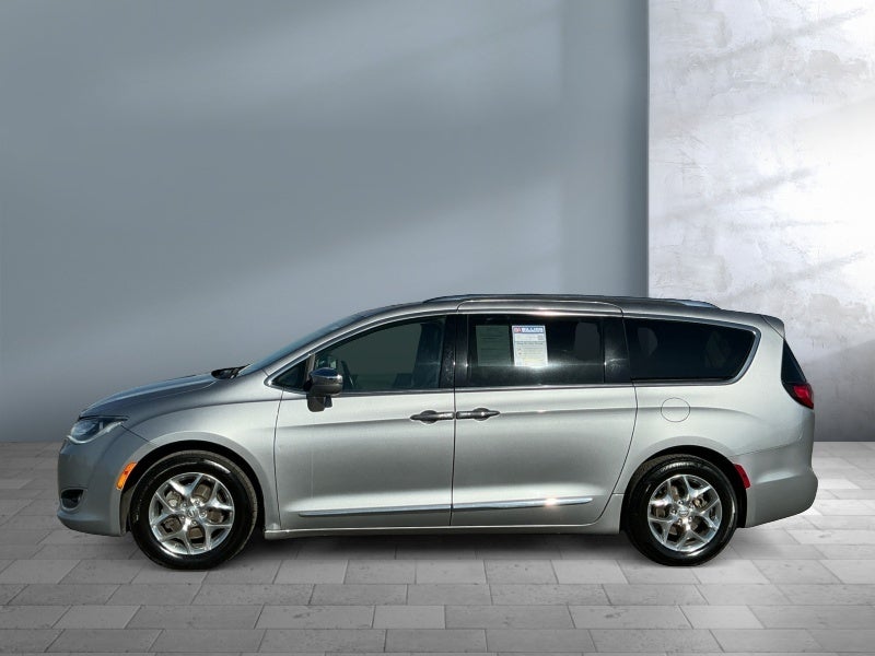 2019 Chrysler Pacifica Limited in Billet Silver Metallic Clearcoat — front three-quarter view