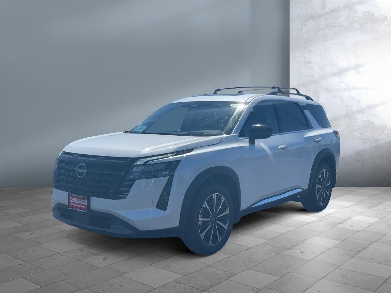 2026 Nissan Pathfinder Platinum in Everest White Pearl Tricoat — front three-quarter view